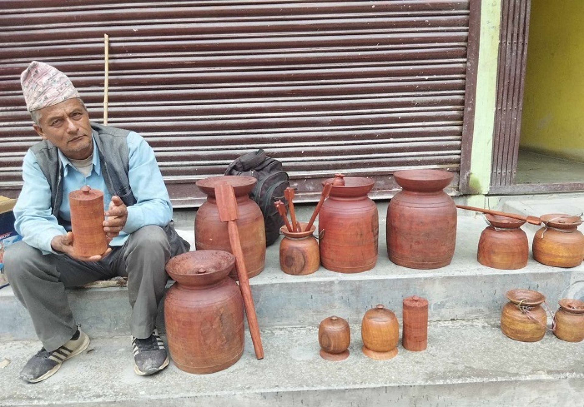 बिक्दैनन् दारबाट बनेका ठेकाठेकी